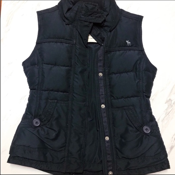 Abercrombie & Fitch Jackets & Blazers - Abercrombie down feather fill Vest